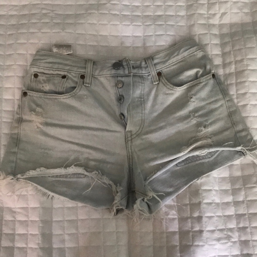 High waisted Levi shorts